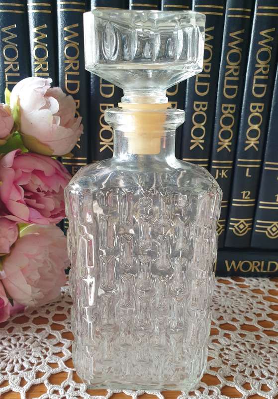 VINTAGE PERFUME BOTTLE | DECANTER | 1970'S |
