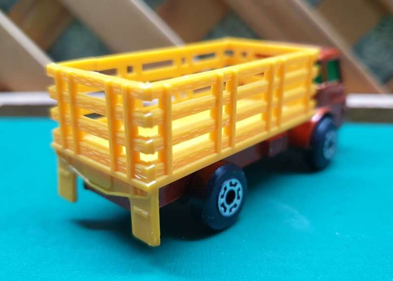 MATCHBOX -  Cattle truck 1976    No 71