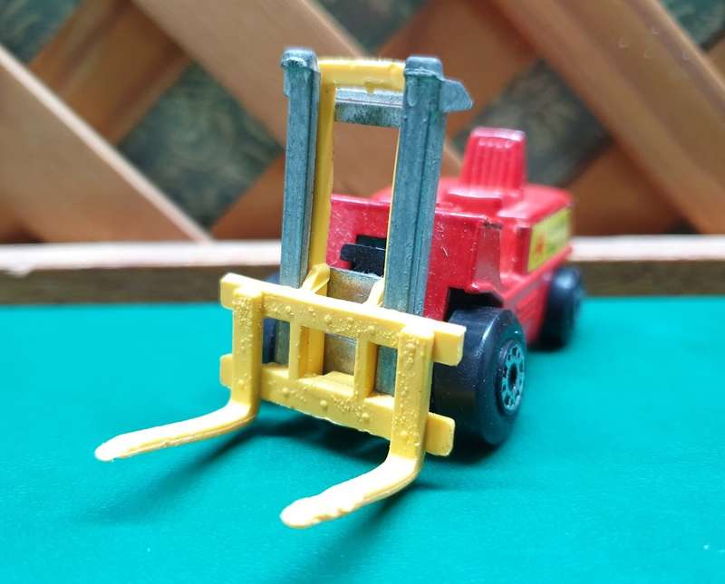 MATCHBOX -  Fork Lift 1972    No 72