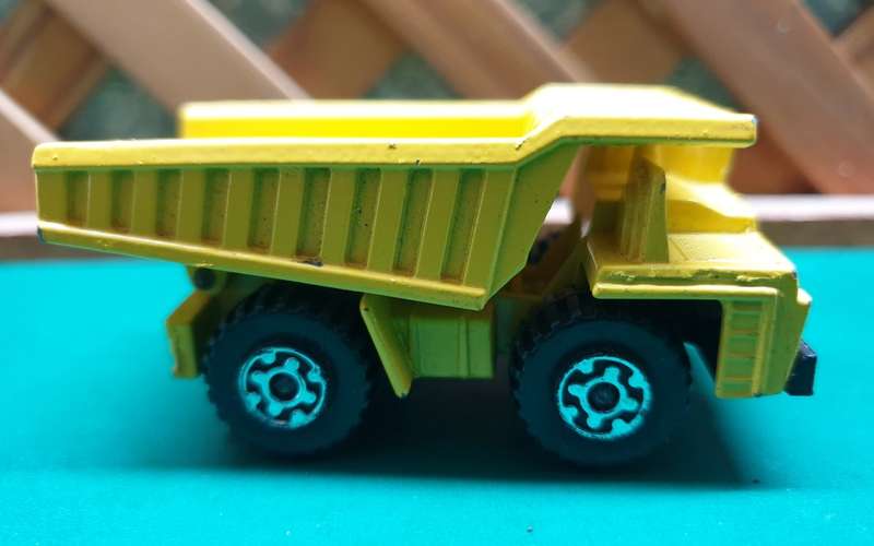 MATCHBOX -  Faun Dump Truck    1976   No 58