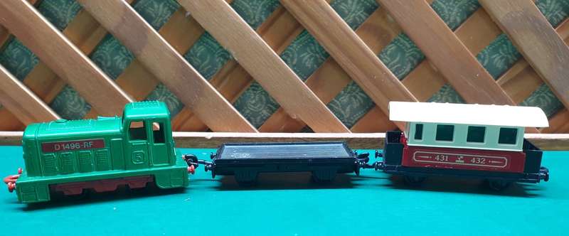 MATCHBOX -  Shunter No 24    1978 AND  Flat car 1978 AND Passenger Coach 1978 No44