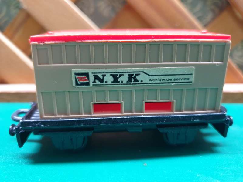 MATCHBOX -  Flat train cart and container 1979