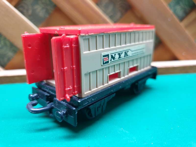MATCHBOX -  Flat train cart and container 1979