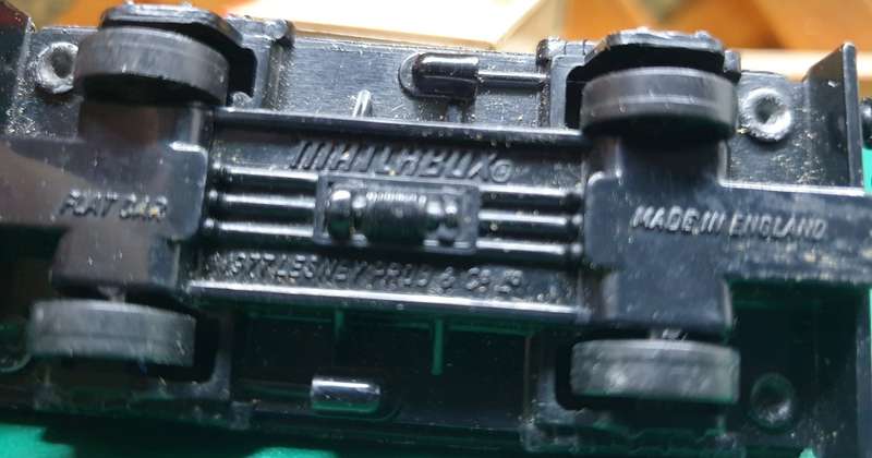 MATCHBOX -  Flat train cart and container 1979