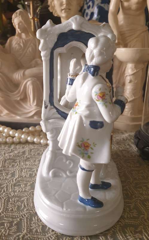 Porcelain Figure Man & Woman In  Blue White Gilded