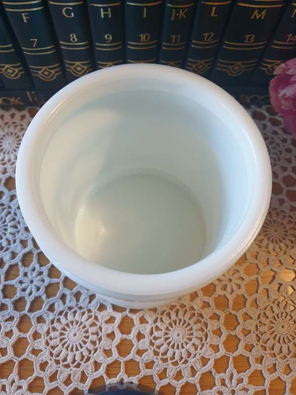 Vintage Valkenswaard Holland Opaline Milk Glass Willem II Cigar Humidor