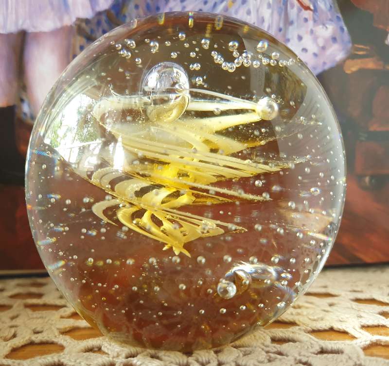 ROUND GLASS PAPERWEIGHT | GOOD CONDITION |