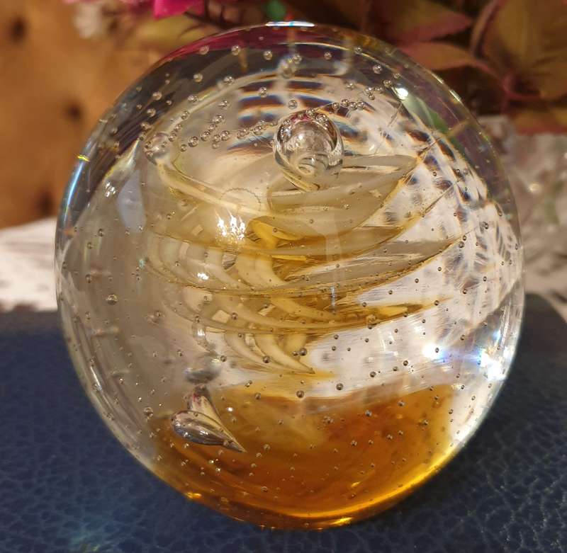 ROUND GLASS PAPERWEIGHT | GOOD CONDITION |