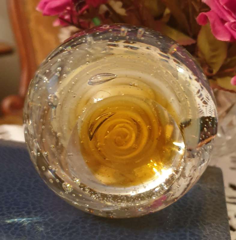ROUND GLASS PAPERWEIGHT | GOOD CONDITION |