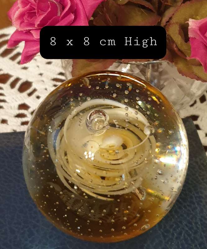 ROUND GLASS PAPERWEIGHT | GOOD CONDITION |