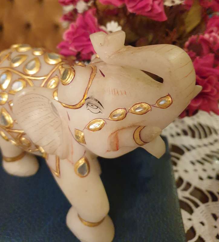 VINTAGE MARBLE ELEPHANT | MADE POSSIBLY IN INDIA | STUNNING ART |