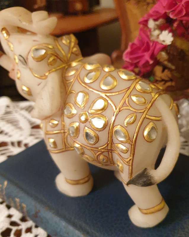 VINTAGE MARBLE ELEPHANT | MADE POSSIBLY IN INDIA | STUNNING ART |