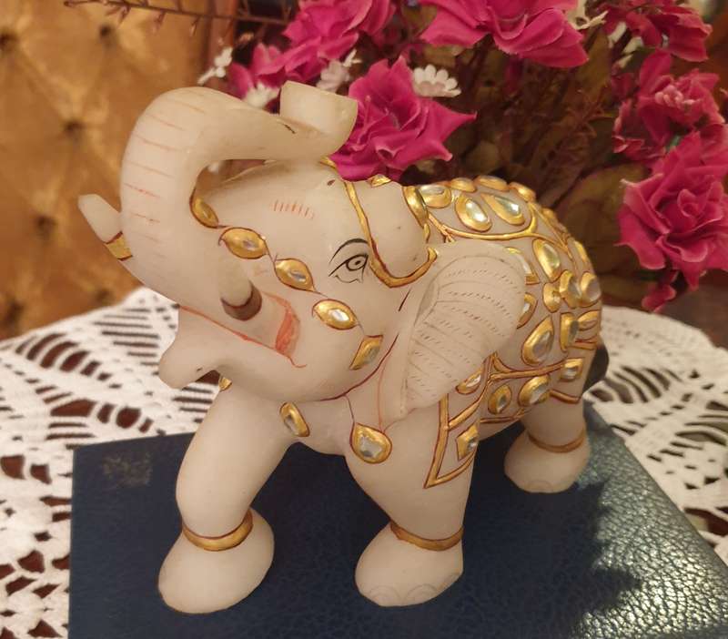 VINTAGE MARBLE ELEPHANT | MADE POSSIBLY IN INDIA | STUNNING ART |