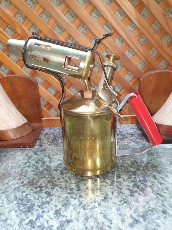 Stunning vintage Original TOTAI  40 04 BRASS BLOW TORCH   Stunning condition