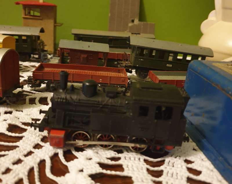 Märklin Locomotive and coaches etc | not tested | rare find |
