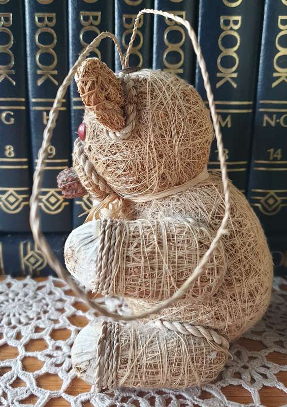 Vintage Handmade Woven Straw Bear Animal Art Sculpture Sitting