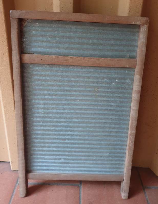 Vintage Washboard for your collection