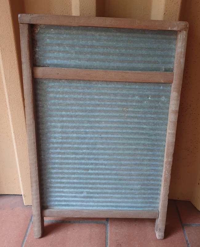Vintage Washboard for your collection
