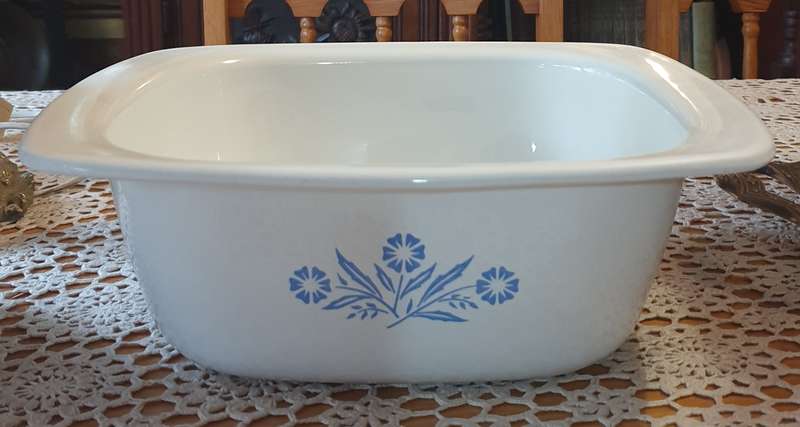 Corning Ware  Blue Cornflower Dutch Oven Bowl with Lid