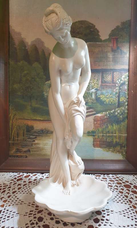 Anadyomene Figurine | Italian | Polyresin Statue | Bath Roses |