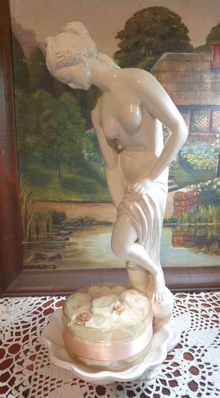 Anadyomene Figurine | Italian | Polyresin Statue | Bath Roses |