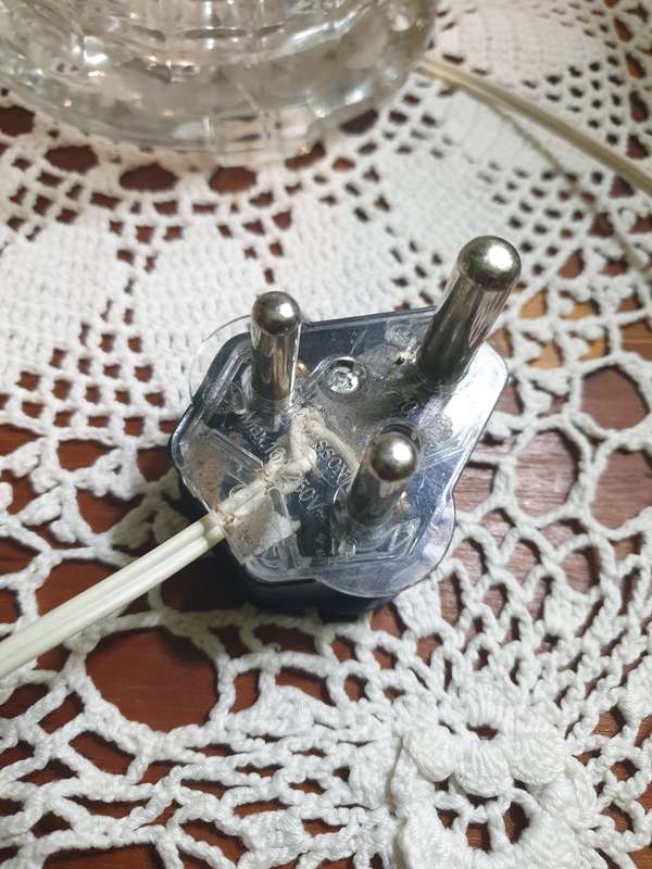 CUT CRYSTAL LAMP AND SHADE