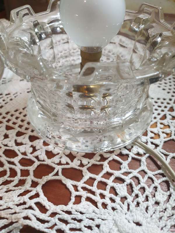 CUT CRYSTAL LAMP AND SHADE