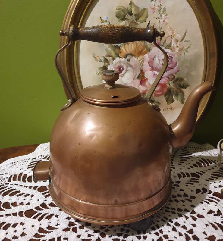 VINTAGE ELECTRIC COPPER KETTLE (NOT WORKING )