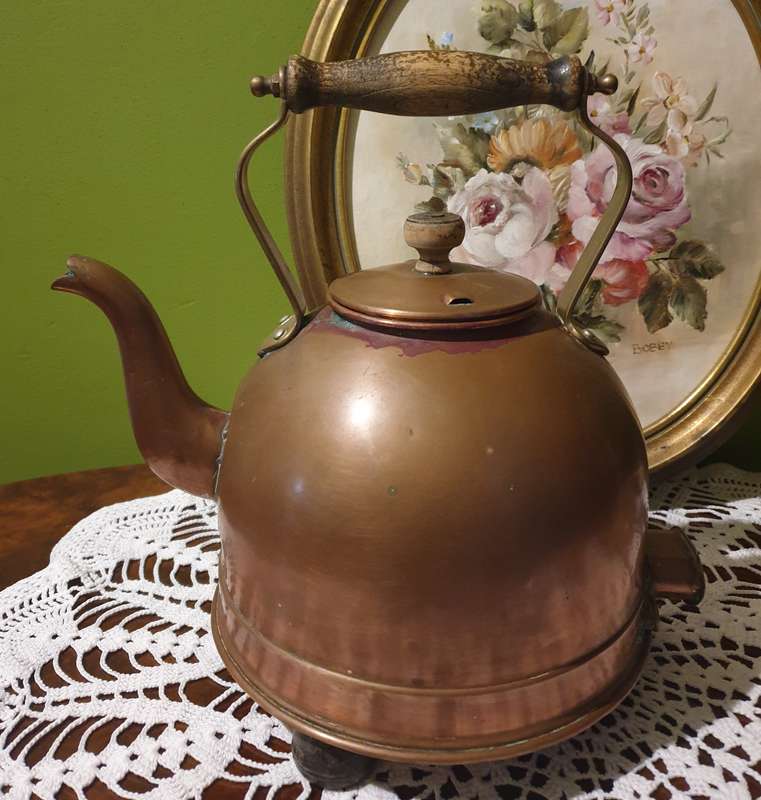 VINTAGE ELECTRIC COPPER KETTLE (NOT WORKING )