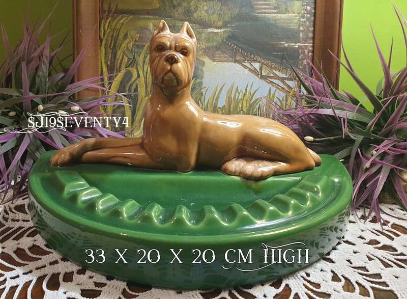 An ashtray for cigar, porcelain, dog, art deco, 1940s.