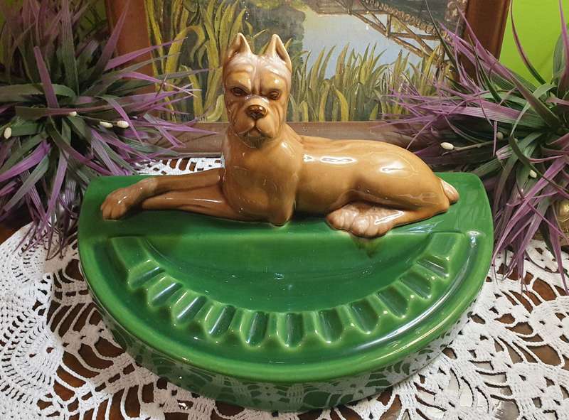 An ashtray for cigar, porcelain, dog, art deco, 1940s.