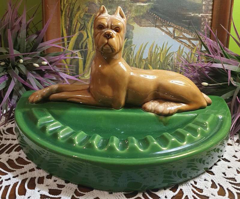 An ashtray for cigar, porcelain, dog, art deco, 1940s.