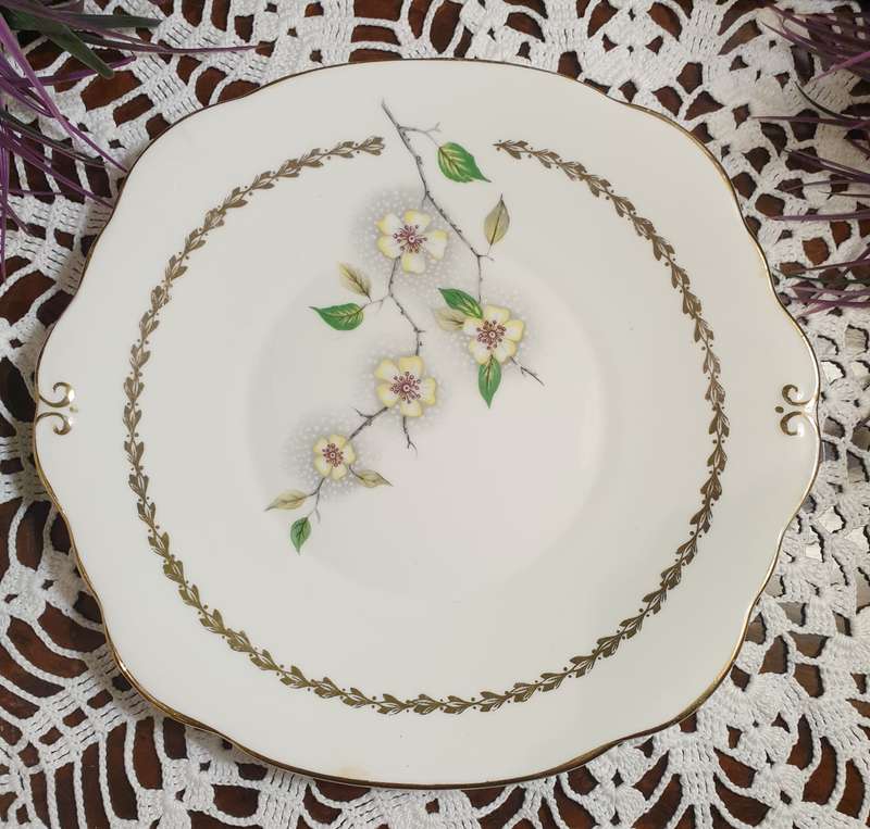 Dutchess Cake Plate with side plates