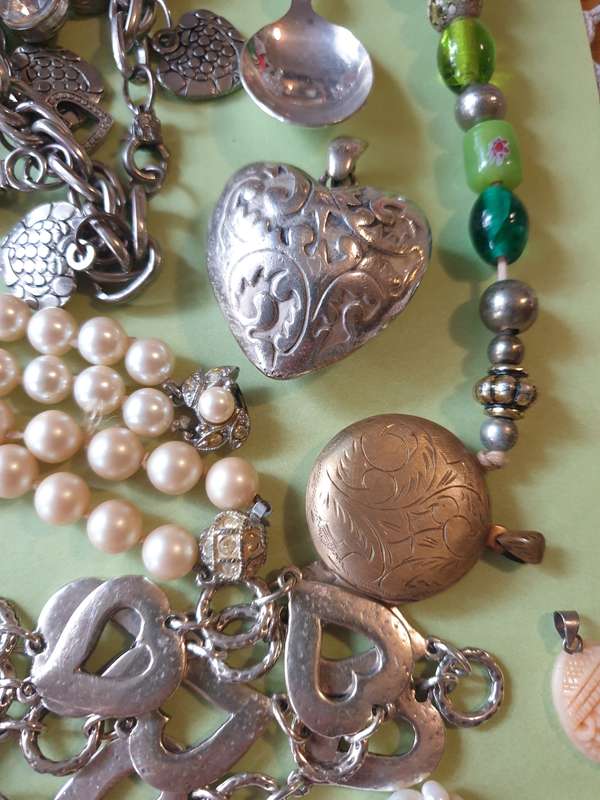 Jewlery box with Odds | musical box |