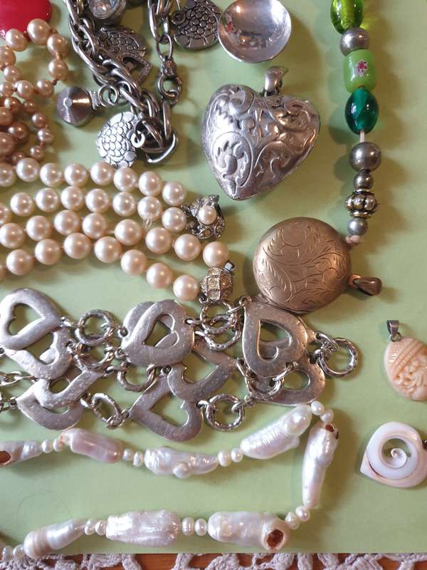 Jewlery box with Odds | musical box |