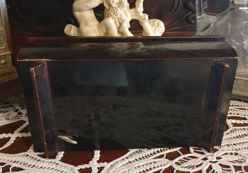 Jewlery box with Odds | musical box |