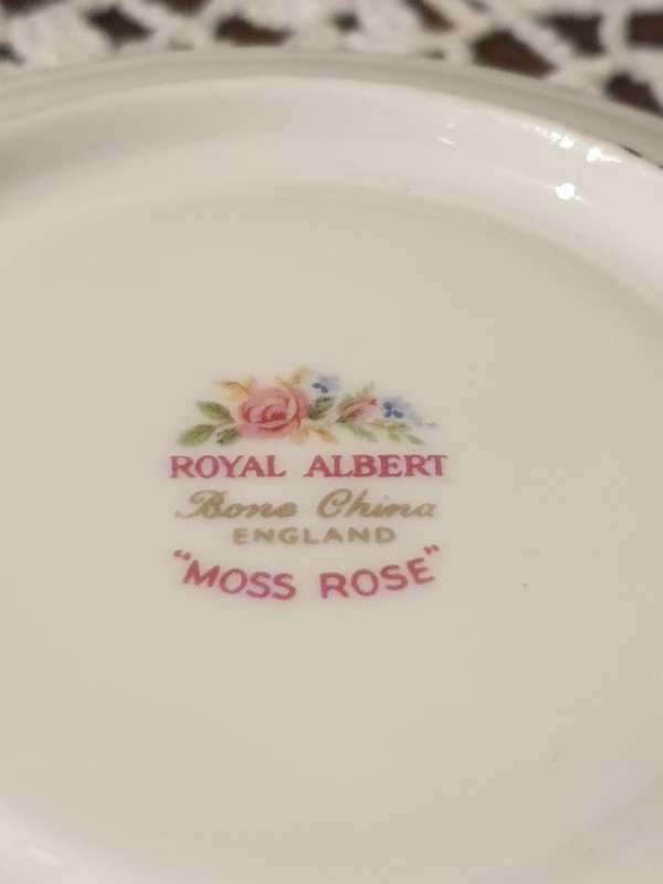 Moss Rose Beautiful Royal Albert Saucer