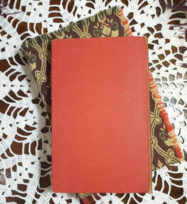 SET OF VINTAGE BOOKS | DECOR |