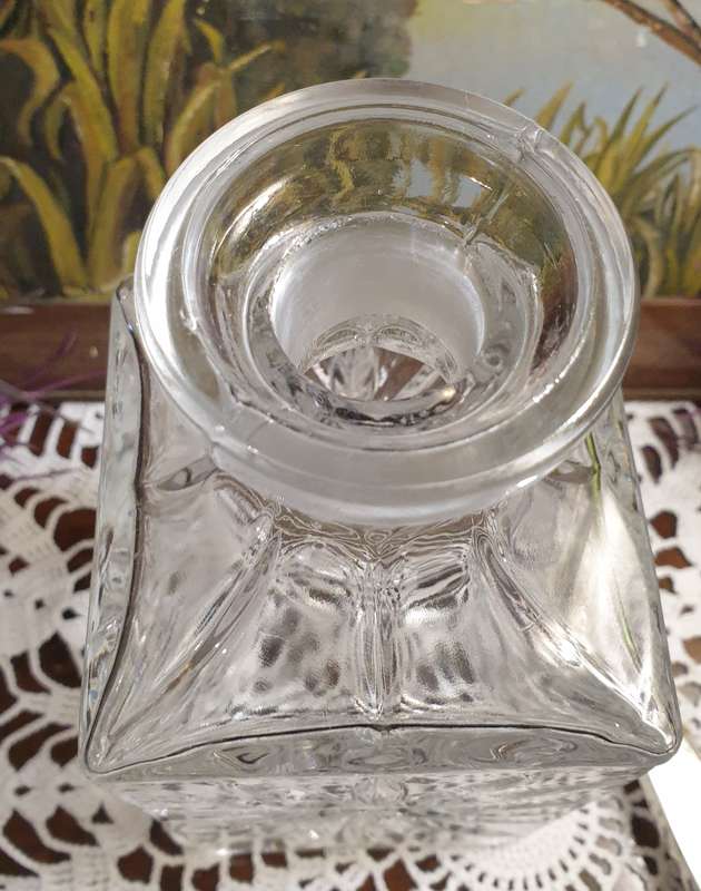 CRYSTAL DECANTER