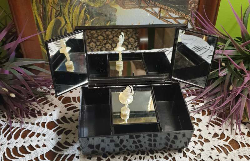 VINTAGE JEWLERY BOX | MUSICAL |