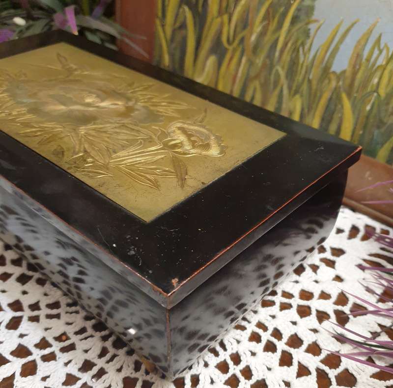 Japanese Jewelry Box  (1940-1970)