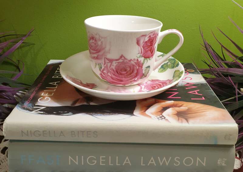 Maxwell & Williams Katherine Castle Floriade Breakfast Cup & Saucer 480ML Roses