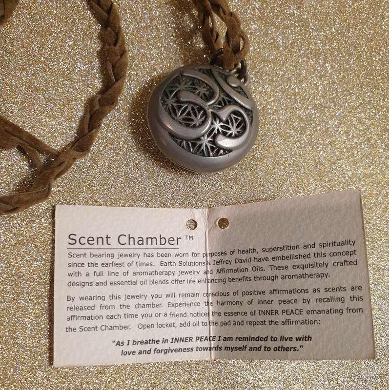 Essential oil Diffuser Necklace locket Pendant Jewelry