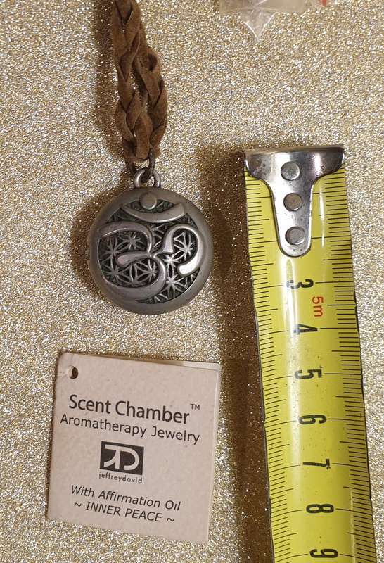 Essential oil Diffuser Necklace locket Pendant Jewelry