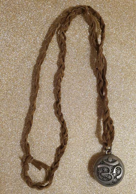 Essential oil Diffuser Necklace locket Pendant Jewelry