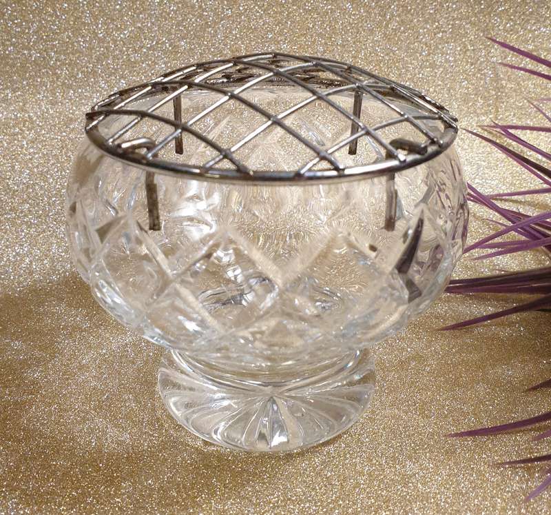 Vintage Stuart small lead crystal rose bowl & flower wire