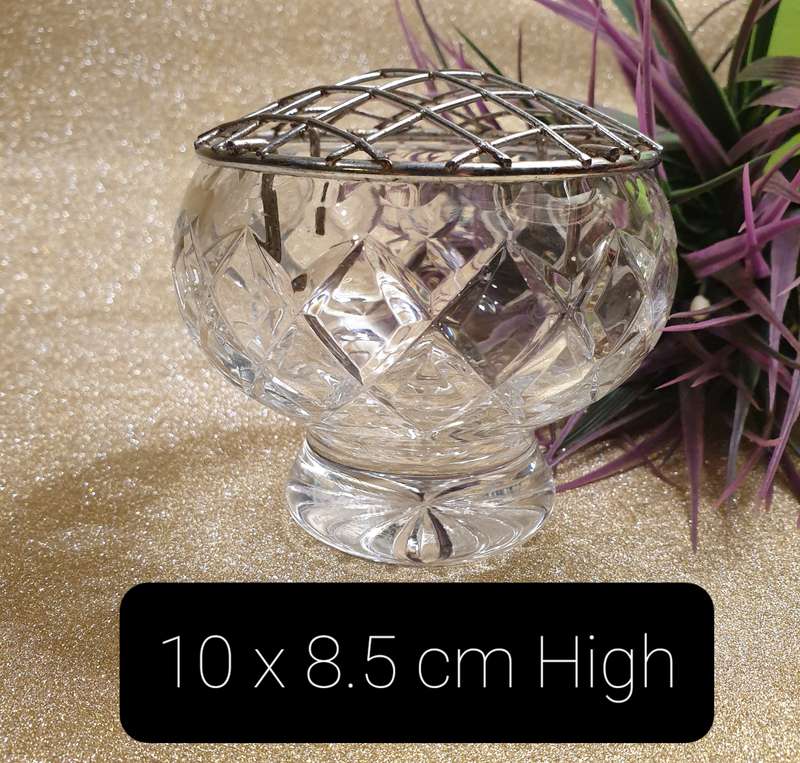 Vintage Stuart small lead crystal rose bowl & flower wire