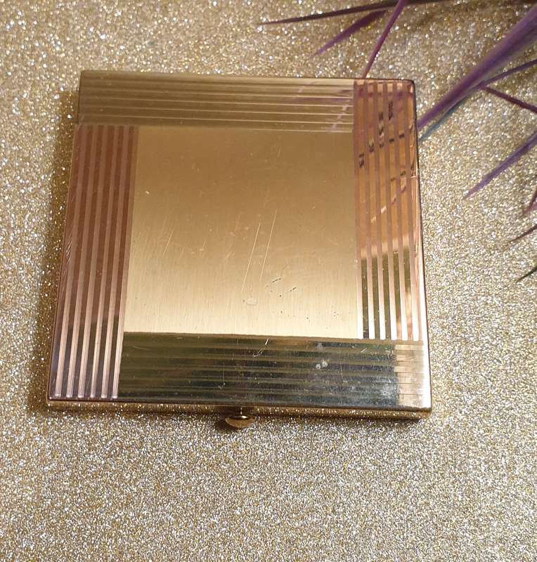 Vintage Compact WADSWORTH MADE IN THE USA MAKEUP COMPACT
