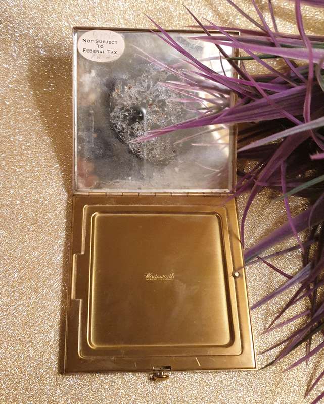 Vintage Compact WADSWORTH MADE IN THE USA MAKEUP COMPACT
