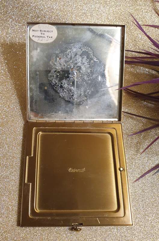 Vintage Compact WADSWORTH MADE IN THE USA MAKEUP COMPACT